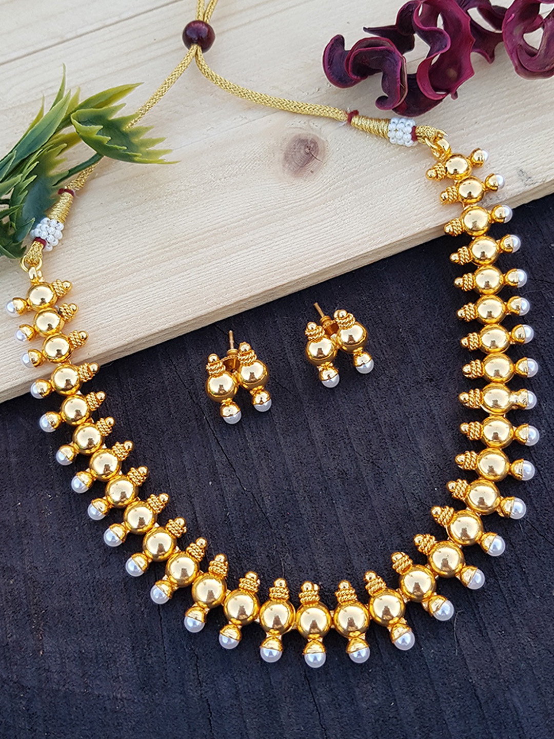 

GRIIHAM Gold Plated Antique Finish Necklace set