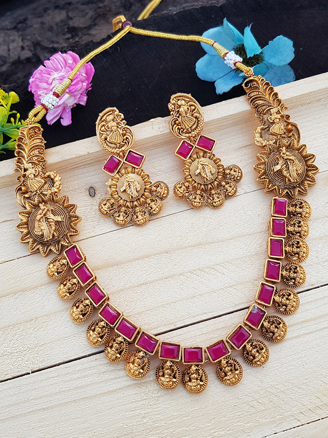 

GRIIHAM Women Gold-Toned Red AD-Studded Jewelry Set
