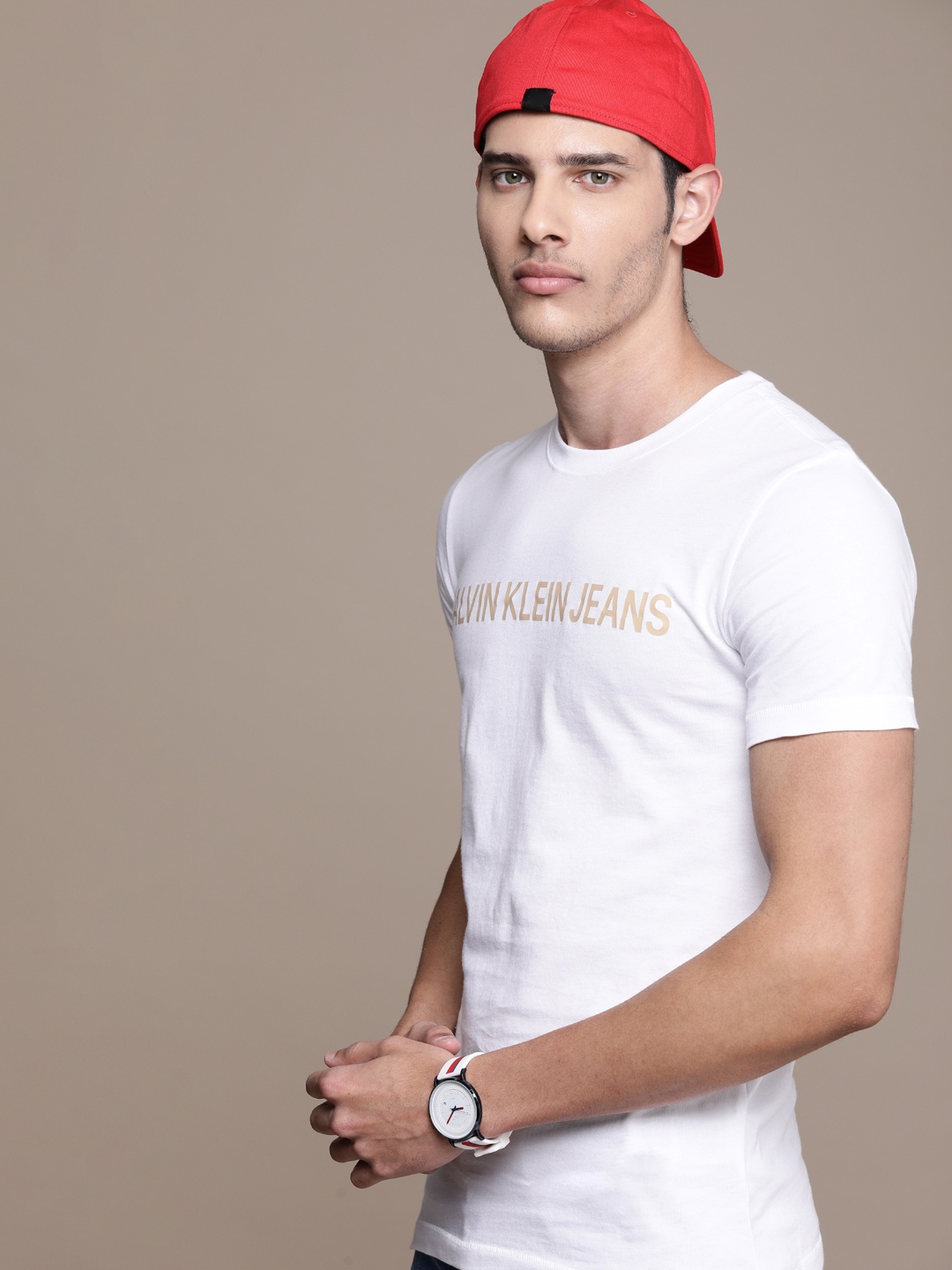 

Calvin Klein Jeans Men White Brand Logo Pure Cotton Slim Fit T-shirt