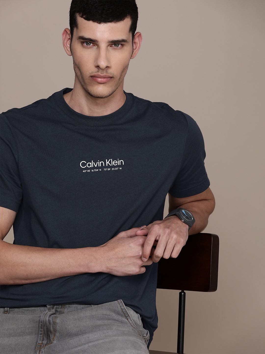 

Calvin Klein Jeans Men Navy Blue Pure Cotton Slim Fit T-shirt with Printed Detail