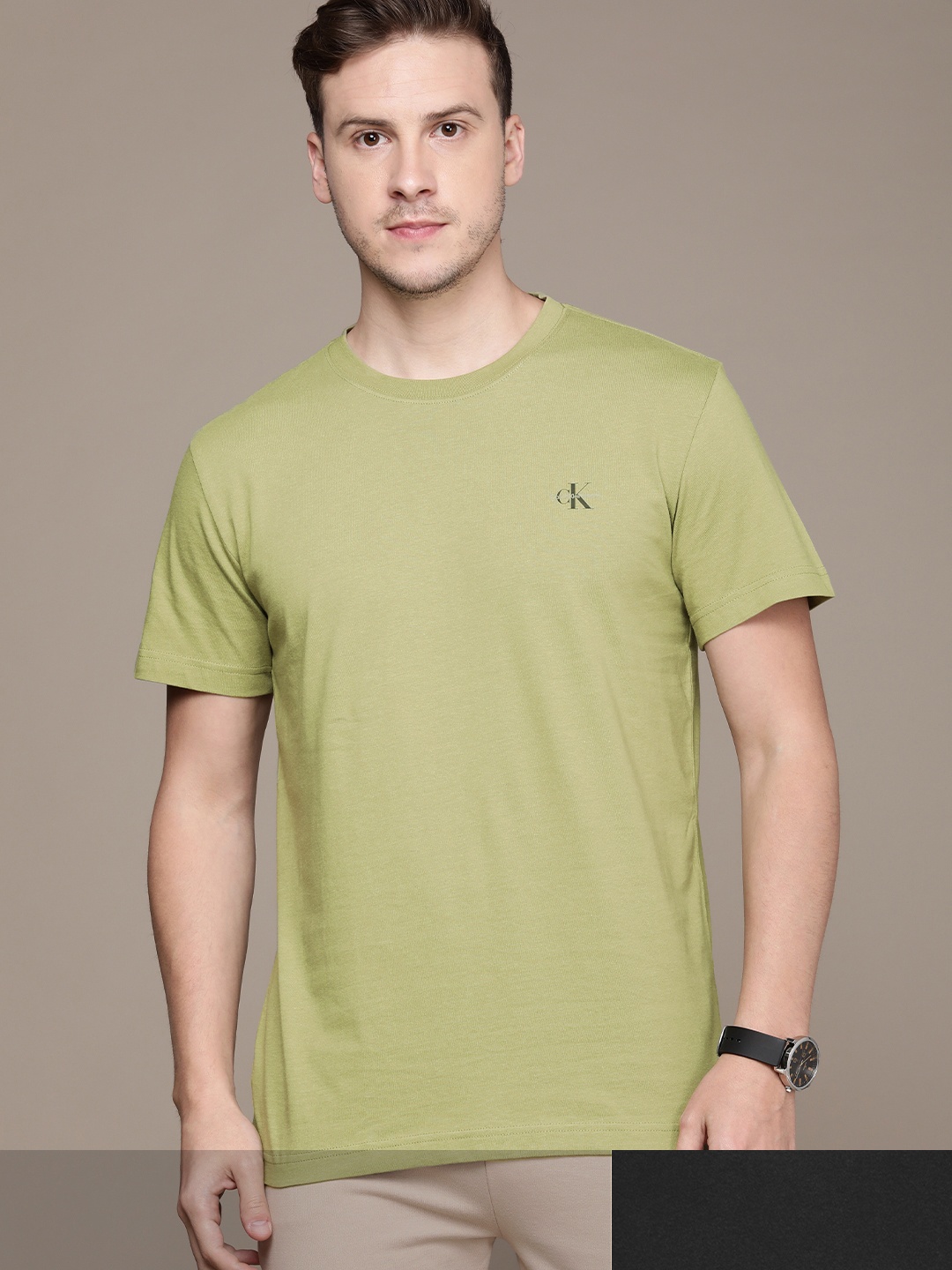 

Calvin Klein Jeans Men Burnt Olive Green & Black Pack Of 2 Solid Pure Cotton T-shirt