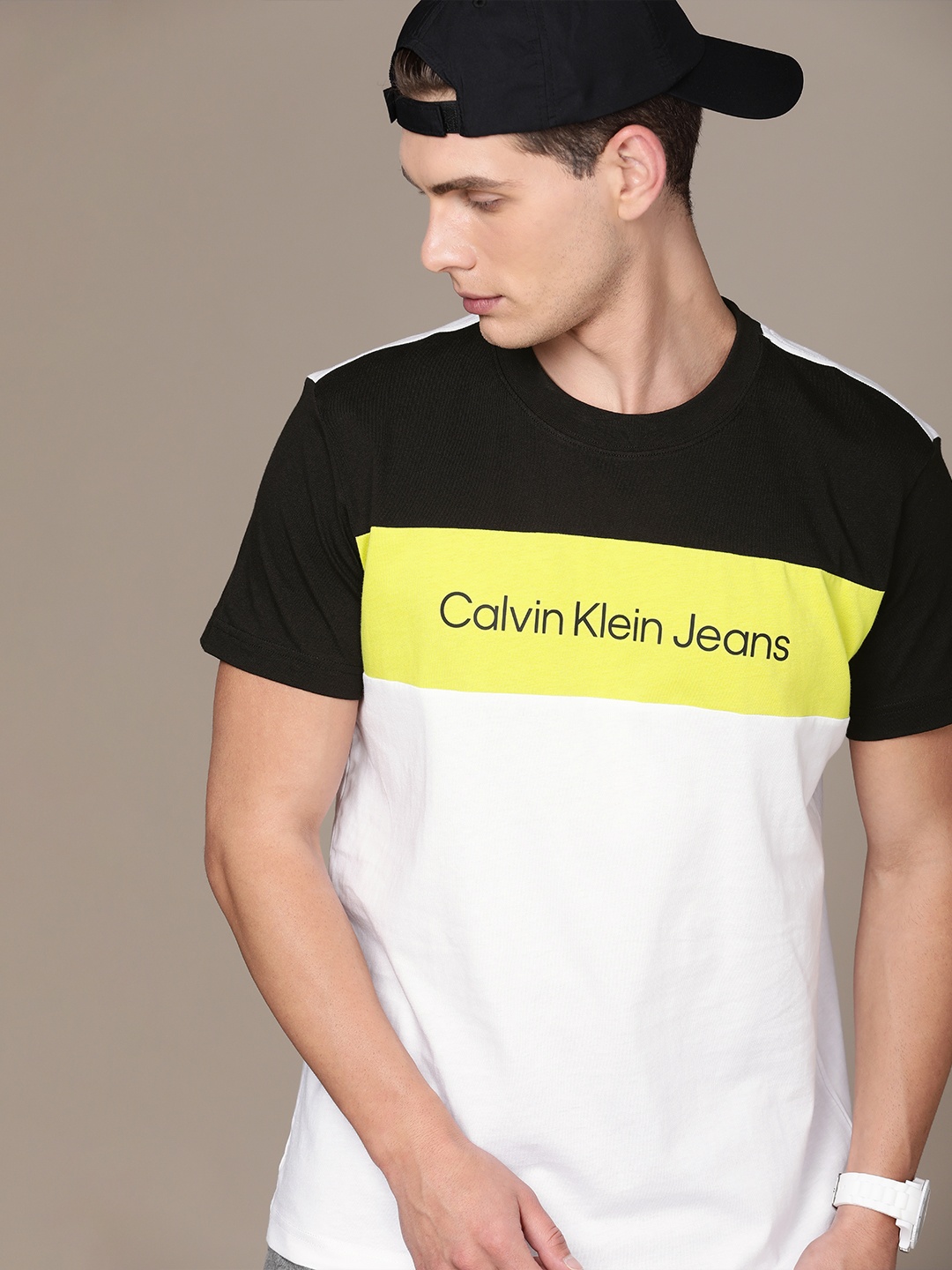 

Calvin Klein Jeans Men White & Black Colourblocked Round Neck Pure Cotton T-shirt