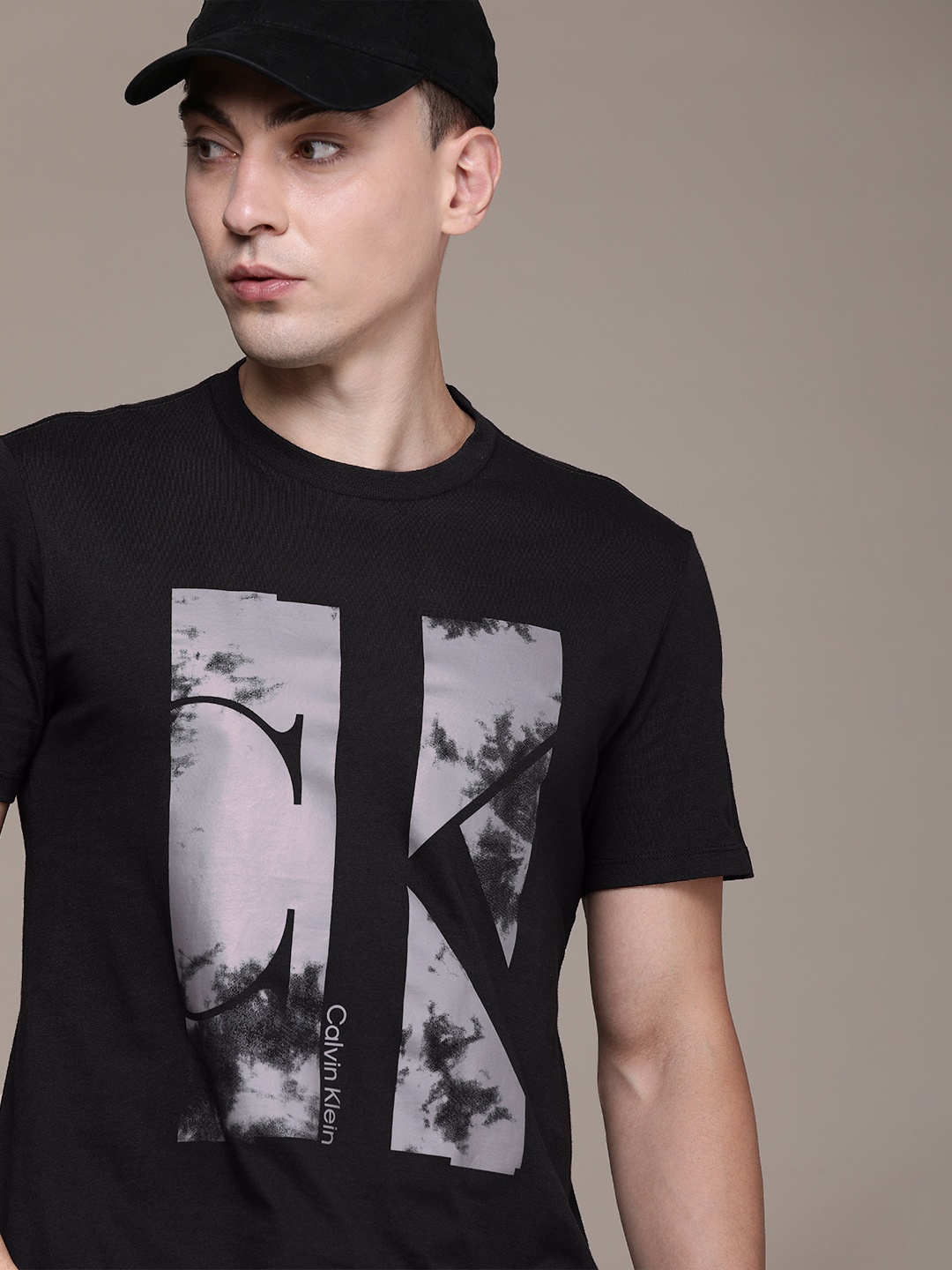 

Calvin Klein Jeans Men Black Printed T-shirt