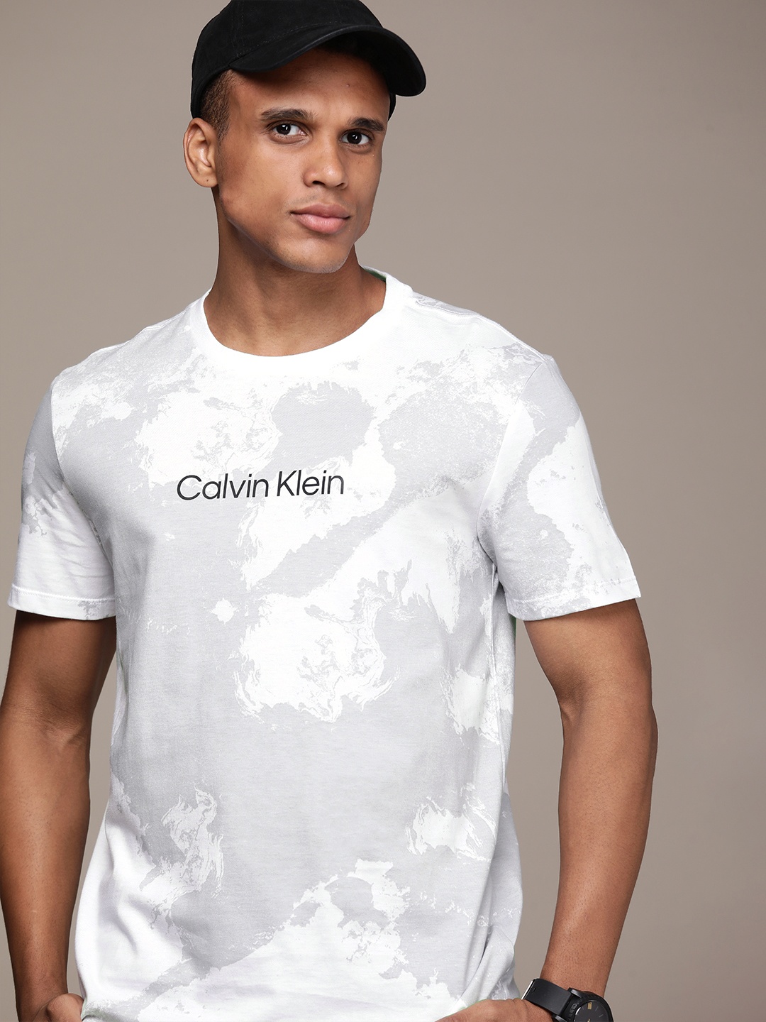 

Calvin Klein Jeans Men White & Grey Brand Logo Printed Pure Cotton T-shirt