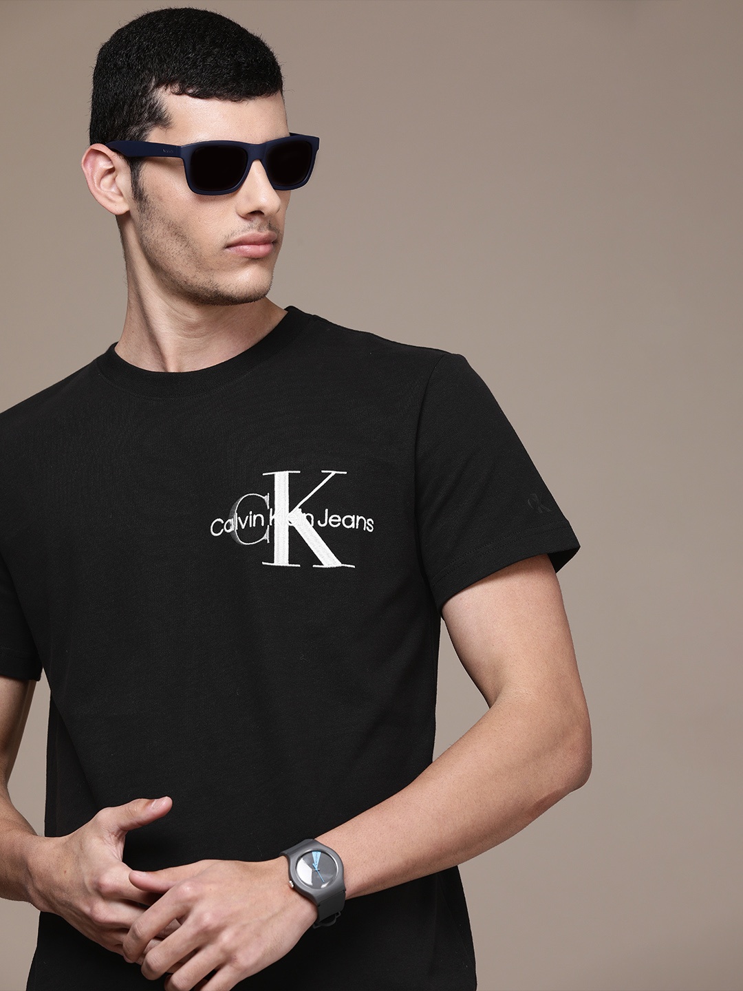 

Calvin Klein Jeans Men Black Pure Cotton T-shirt with with Printed Detail