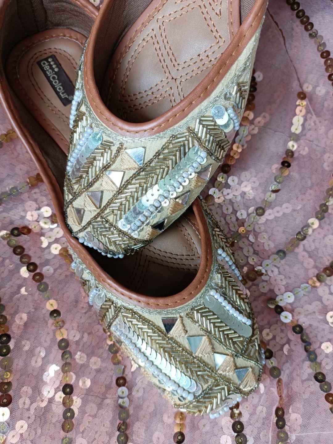 

DESI COLOUR Women Gold-Toned Ethnic Mojaris Flats