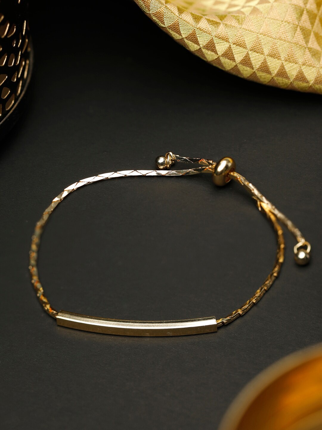 

PRITA BY PRIYAASI Women Gold-Toned Handcrafted Gold-Plated Link Bracelet
