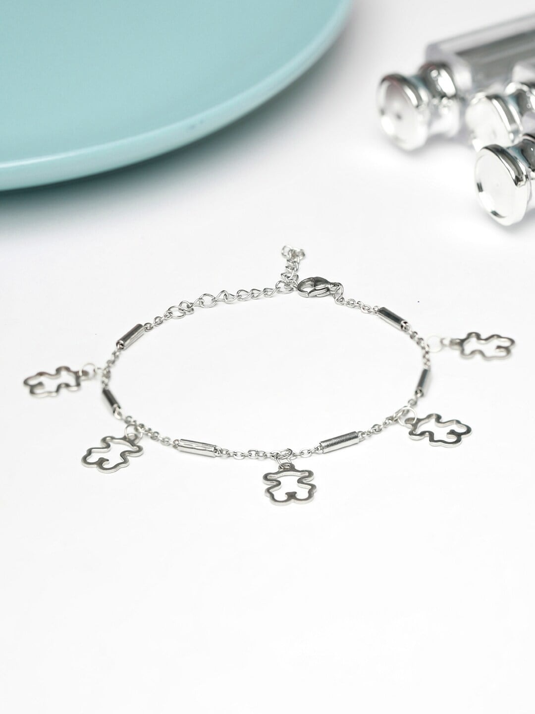 

PRITA BY PRIYAASI Women Silver-Toned Brass Silver-Plated Link Bracelet