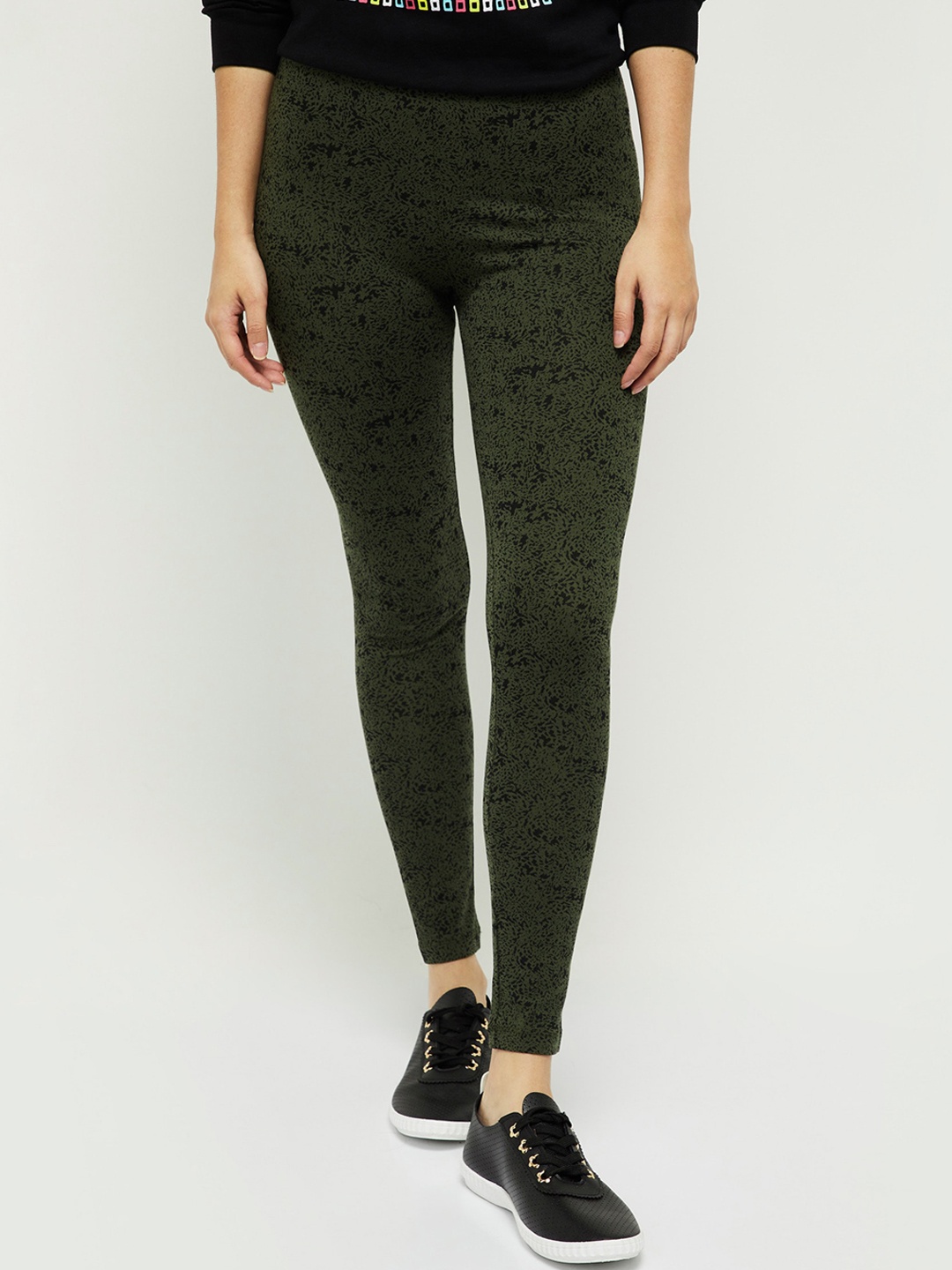 

max Women Green & Black Printed Tights