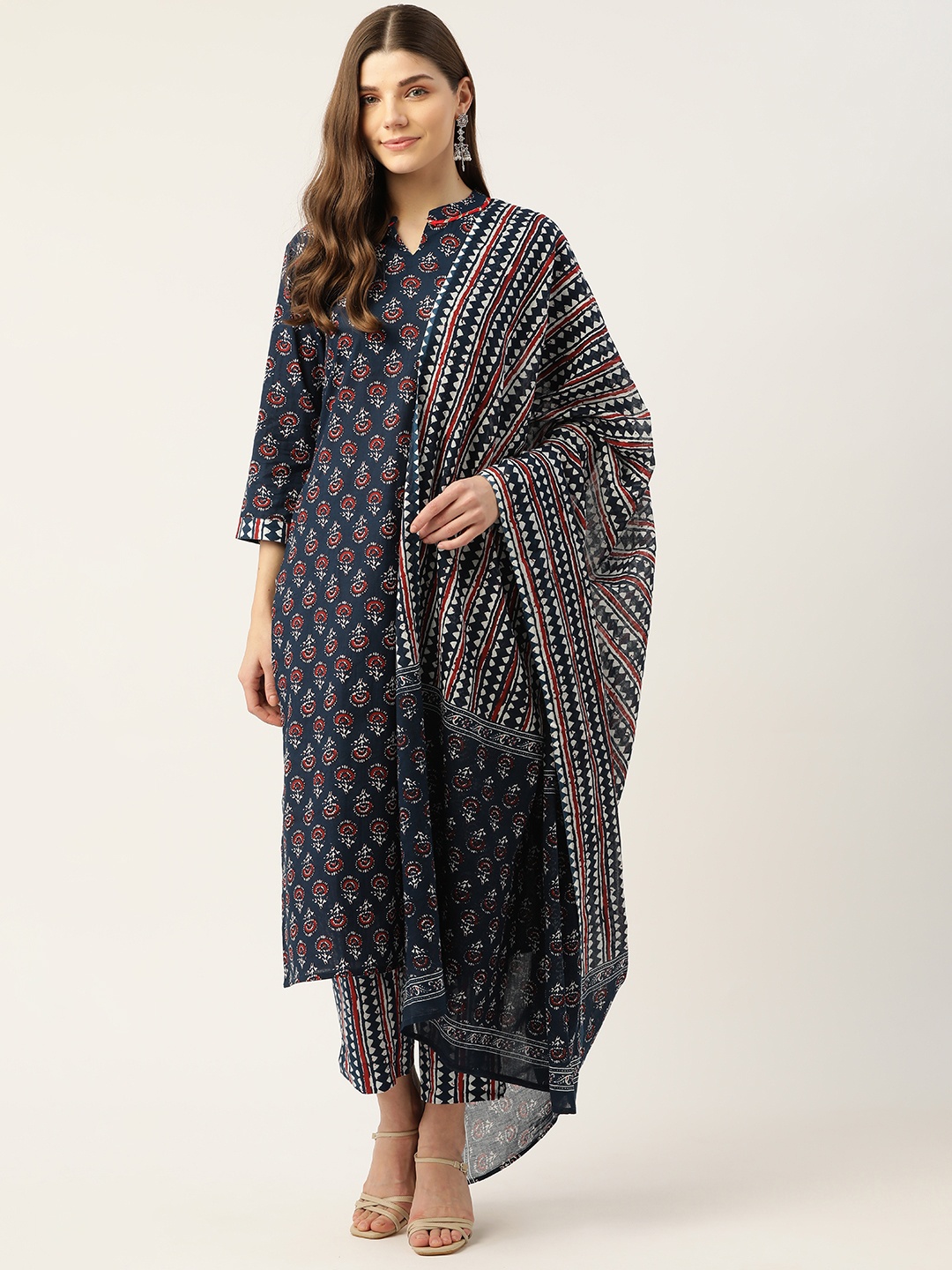 

Maaesa Women Blue Floral Printed Pure Cotton Kurta with Trousers & With Dupatta