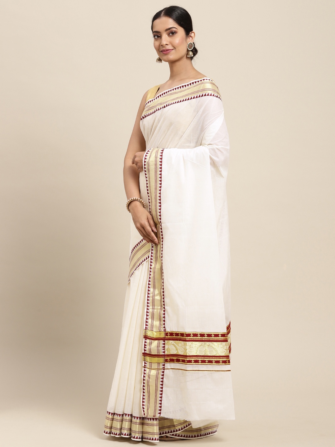 

Thara Sarees Off White & Golden Handloom Solid Zari Pure Cotton Kasavu Saree