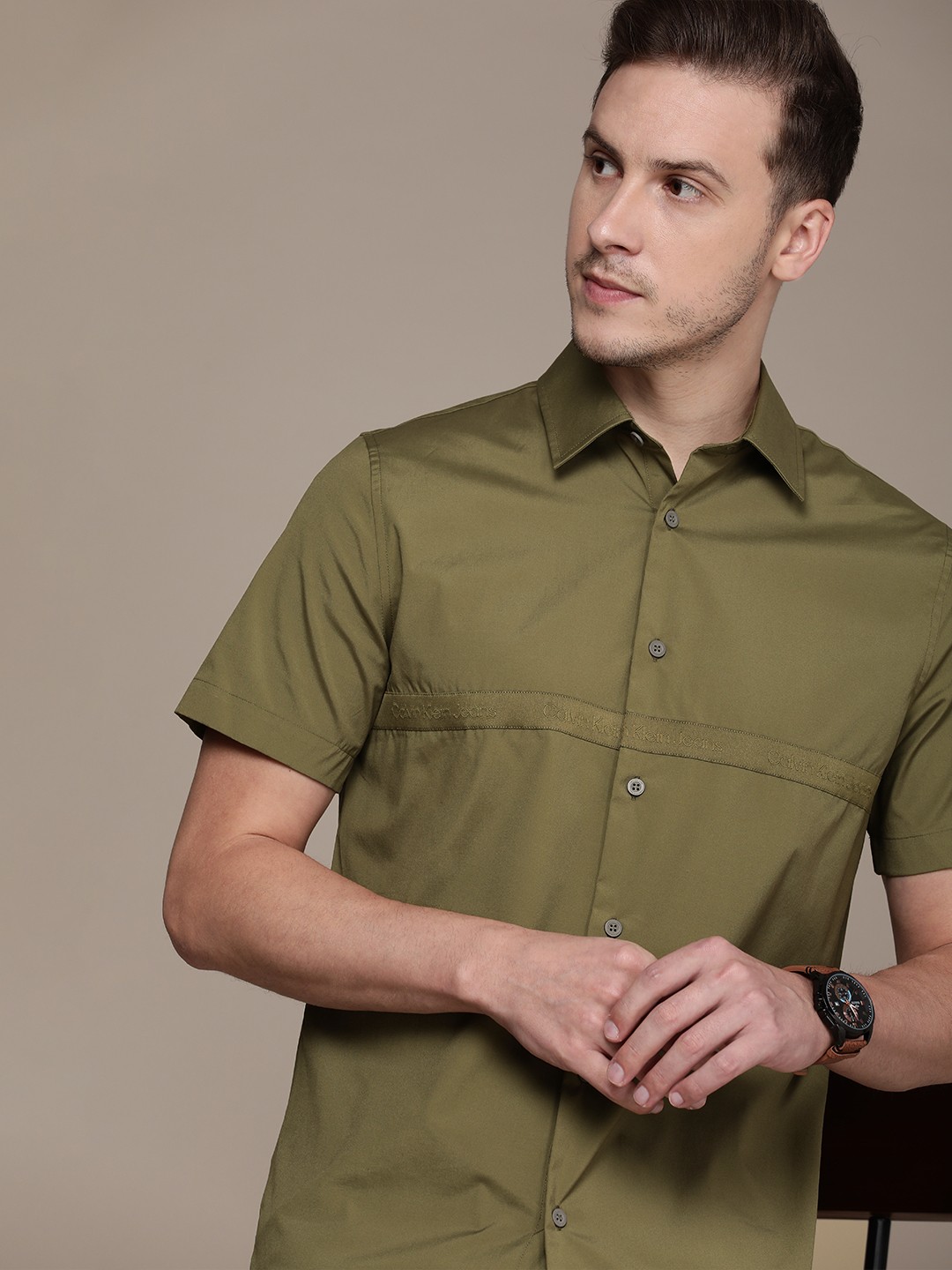 

Calvin Klein Jeans Men Olive Green Slim Fit Casual Shirt
