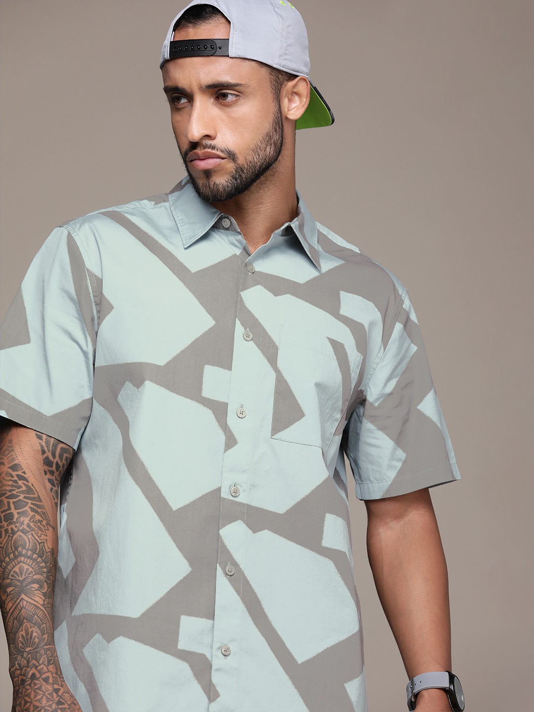 

Calvin Klein Jeans Men Blue Printed Casual Shirt