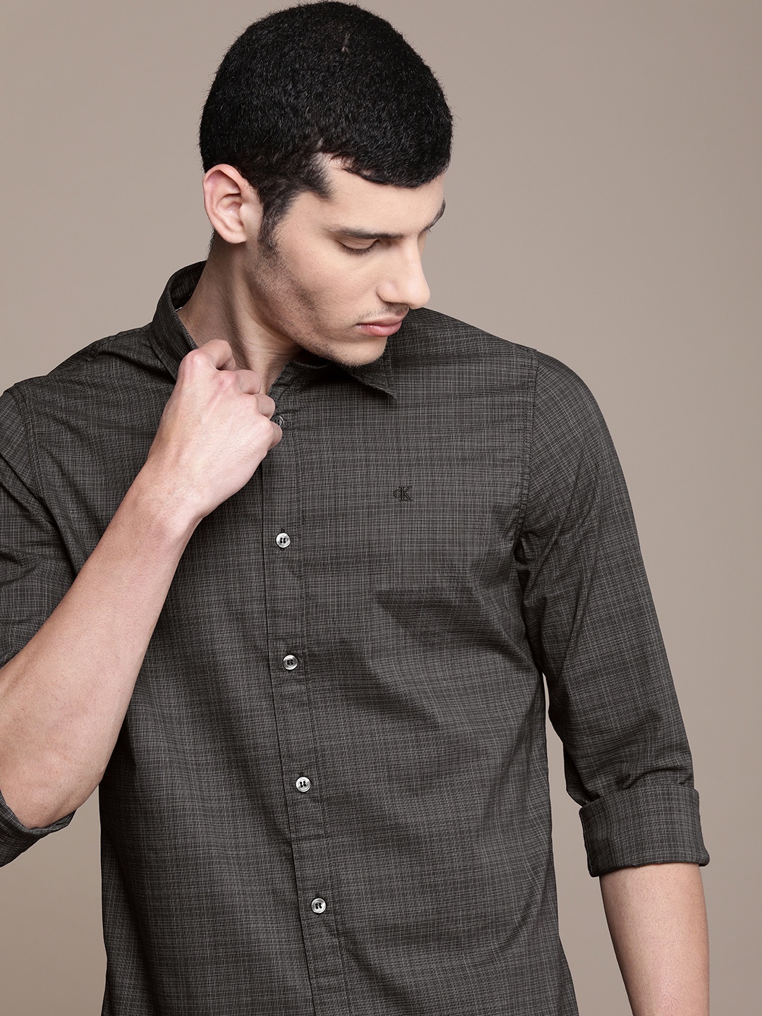 

Calvin Klein Jeans Men Black Micro Checked Slim Fit Casual Shirt
