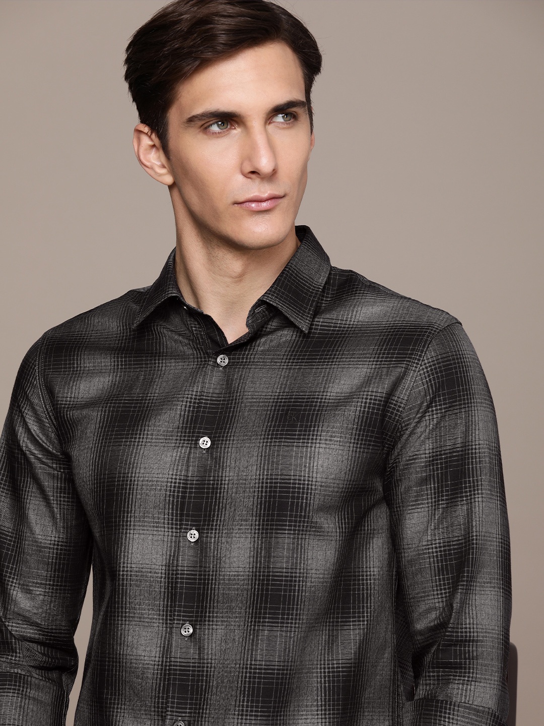 

Calvin Klein Jeans Men Black Tartan Checked Casual Shirt