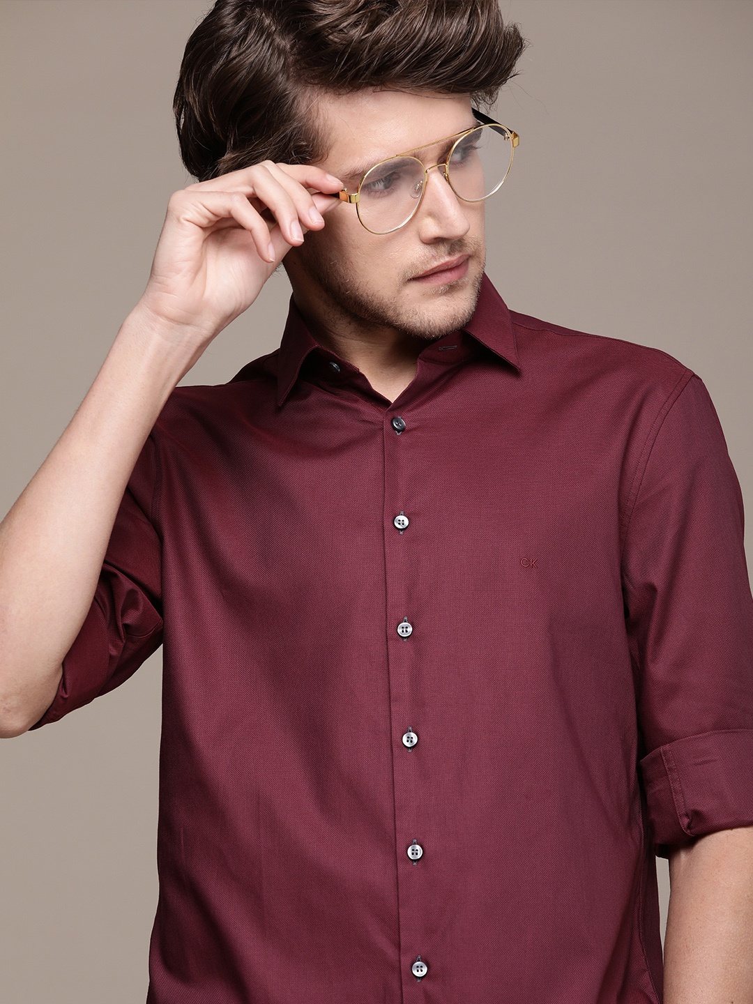 

Calvin Klein Jeans Men Burgundy Solid Slim Fit Casual Shirt