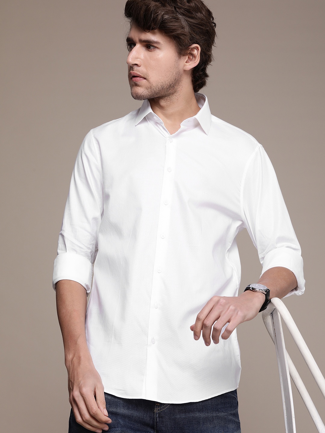 

Calvin Klein Jeans Men White Slim Fit Textured Pure Cotton Casual Shirt