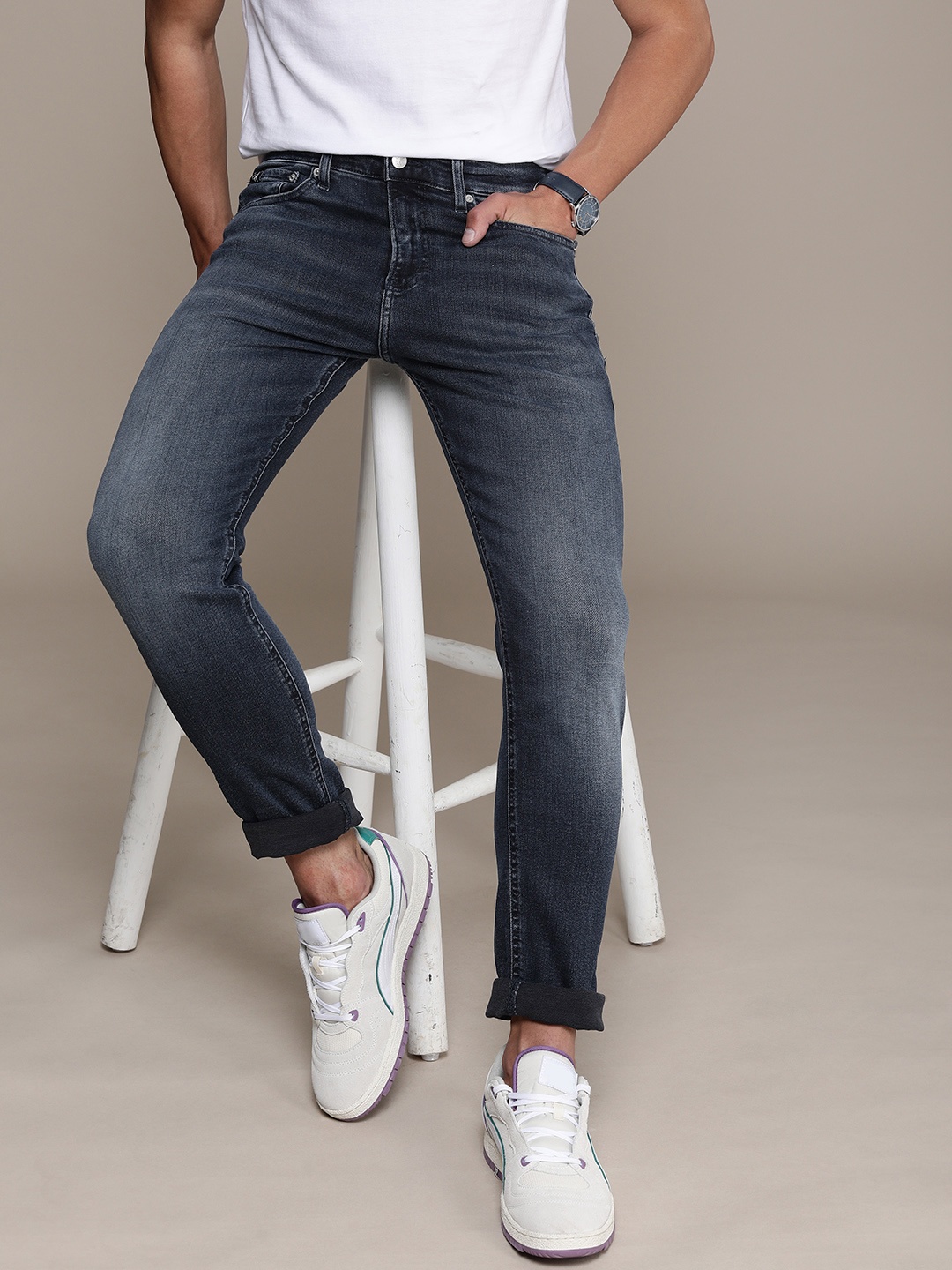 

Calvin Klein Jeans Men Blue Skinny Fit Mid-Rise Light Fade Jeans