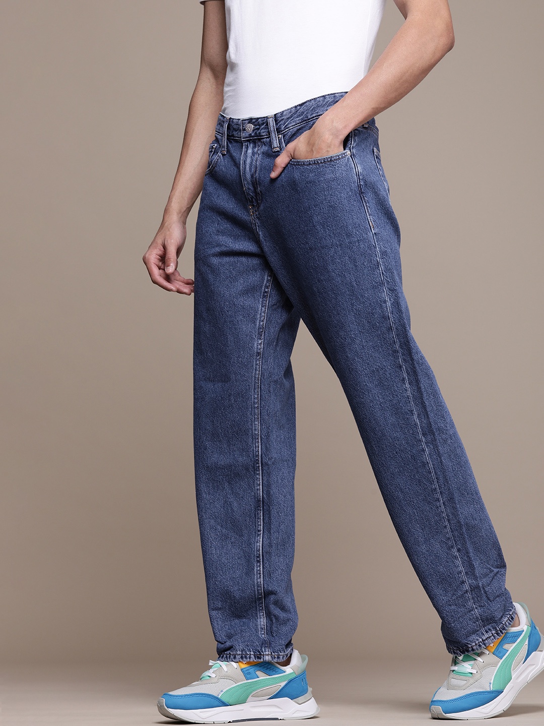 

Calvin Klein Jeans Men Blue Straight Fit Stretchable Jeans