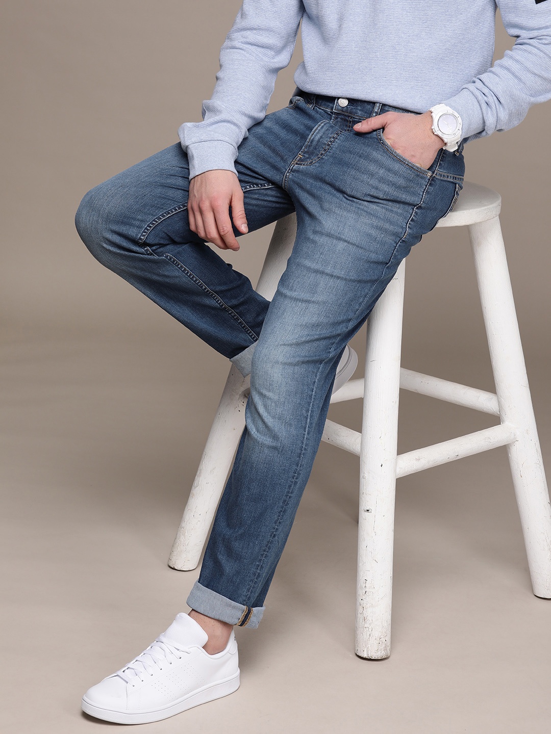 

Calvin Klein Jeans Men Blue Body Fit Light Fade Stretchable Jeans