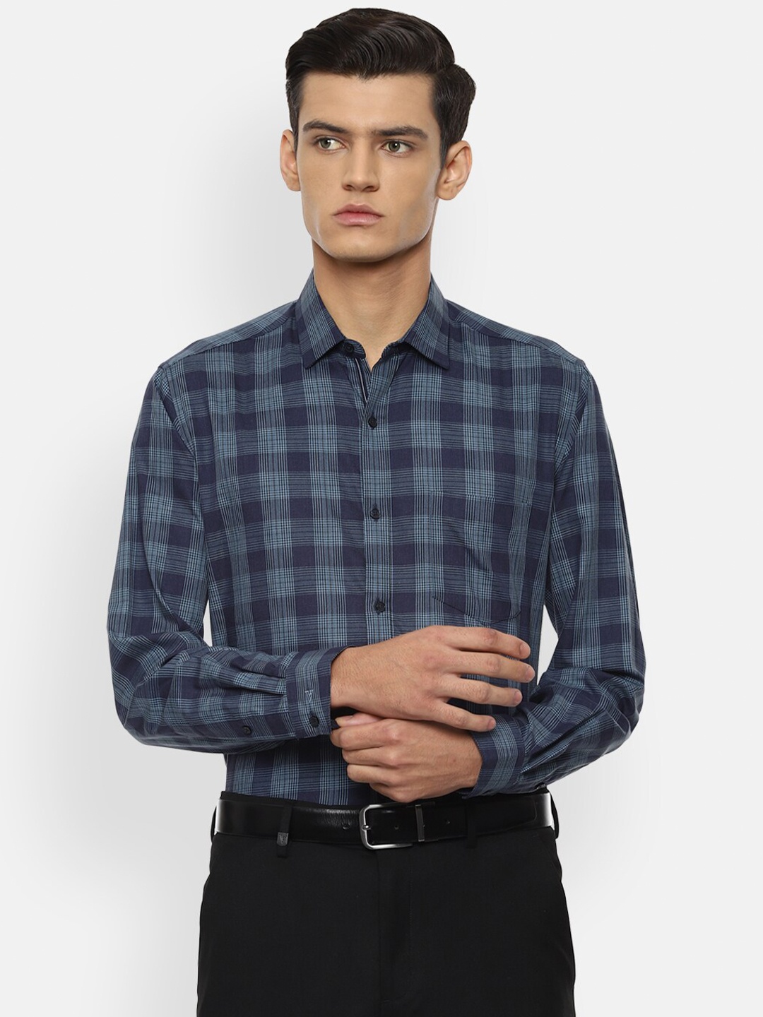 

Van Heusen Men Navy Blue Buffalo Checks Checked Pure Cotton Formal Shirt