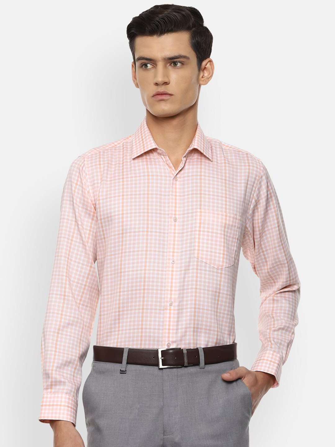 

Van Heusen Men Peach-Coloured Checked Cotton Formal Shirt