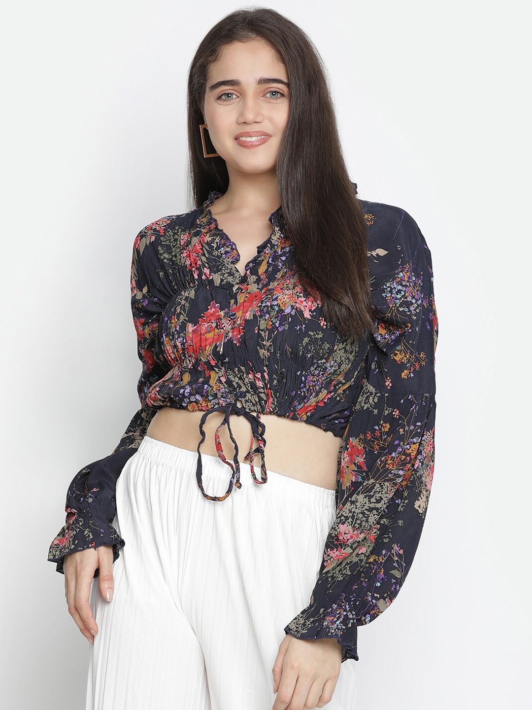 

Oxolloxo Navy Blue Floral Print Crop Top