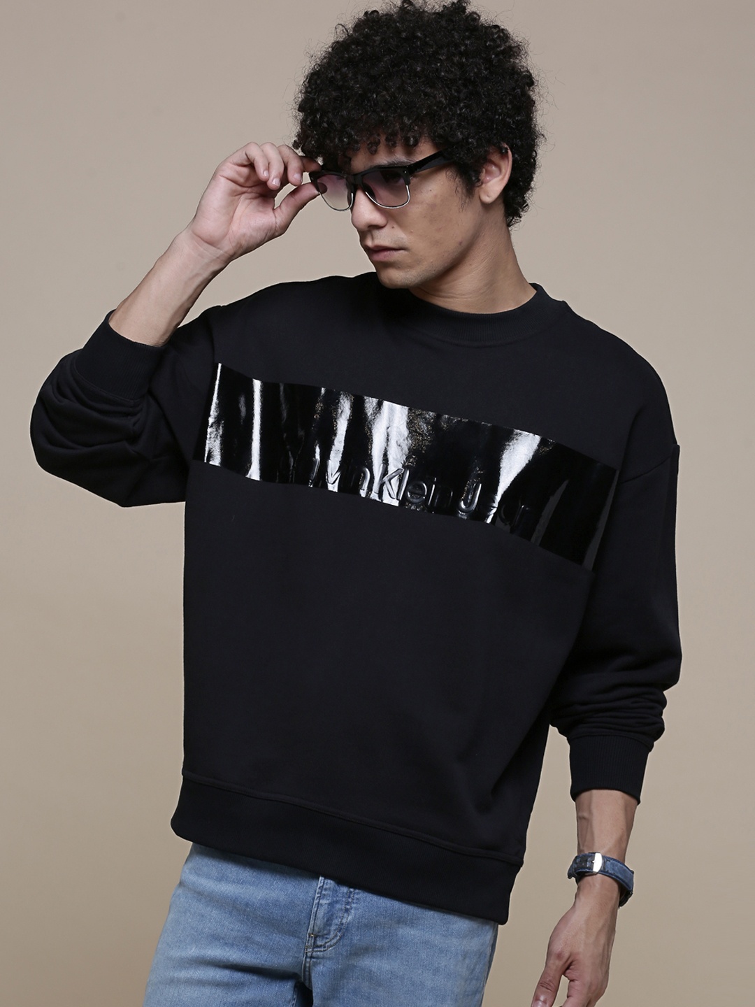 

Calvin Klein Jeans Men Black Shinning Institutional Blocking Printed Sweatshirt