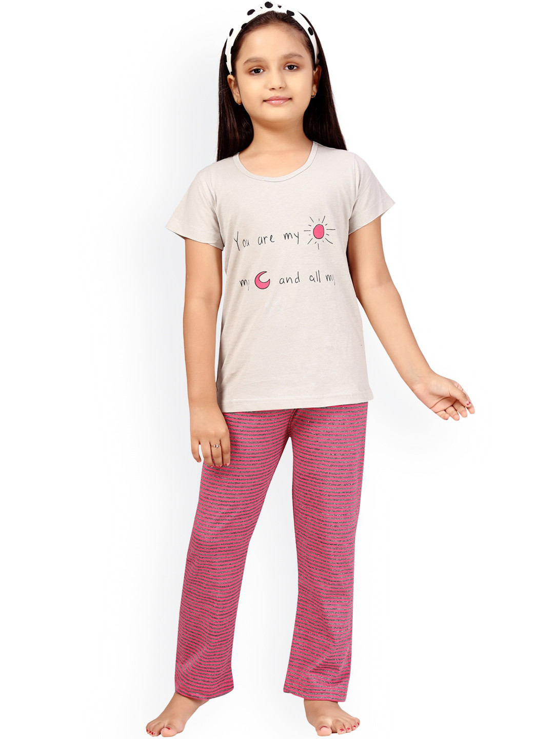 

Aarika Girls Grey & Pink Printed Pure Cotton Night Suit