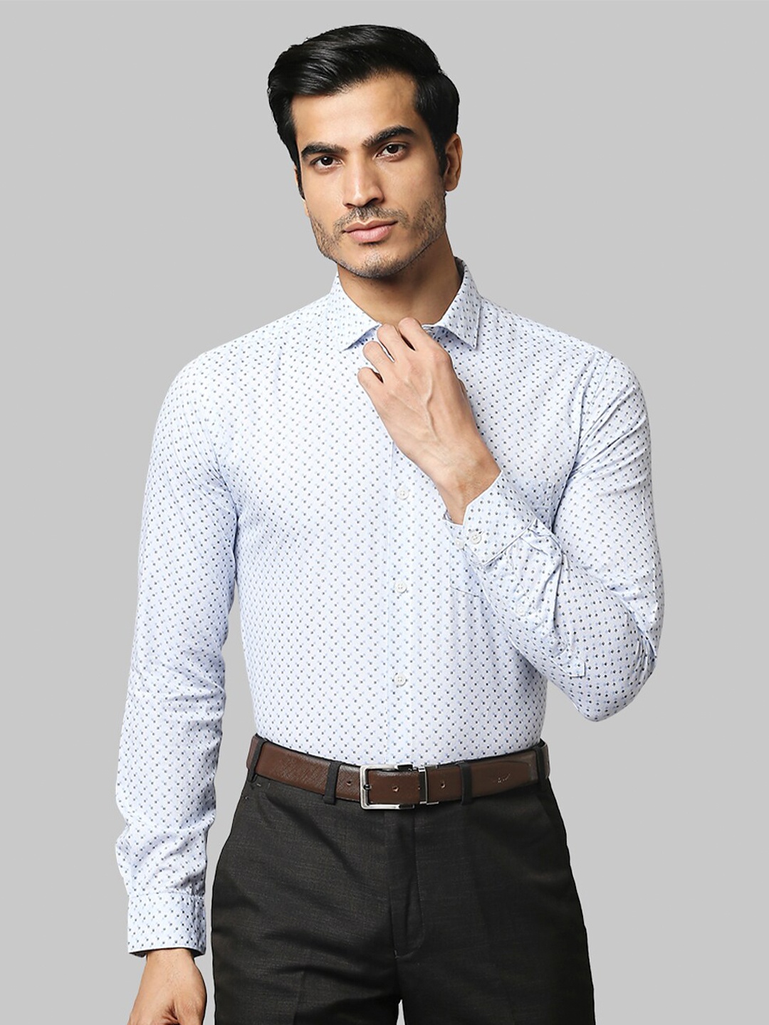 

Park Avenue Men Blue Slim Fit Printed Casual Shirt