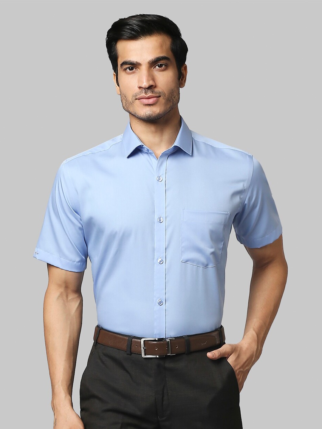 

Park Avenue Men Blue Cotton Formal Shirt