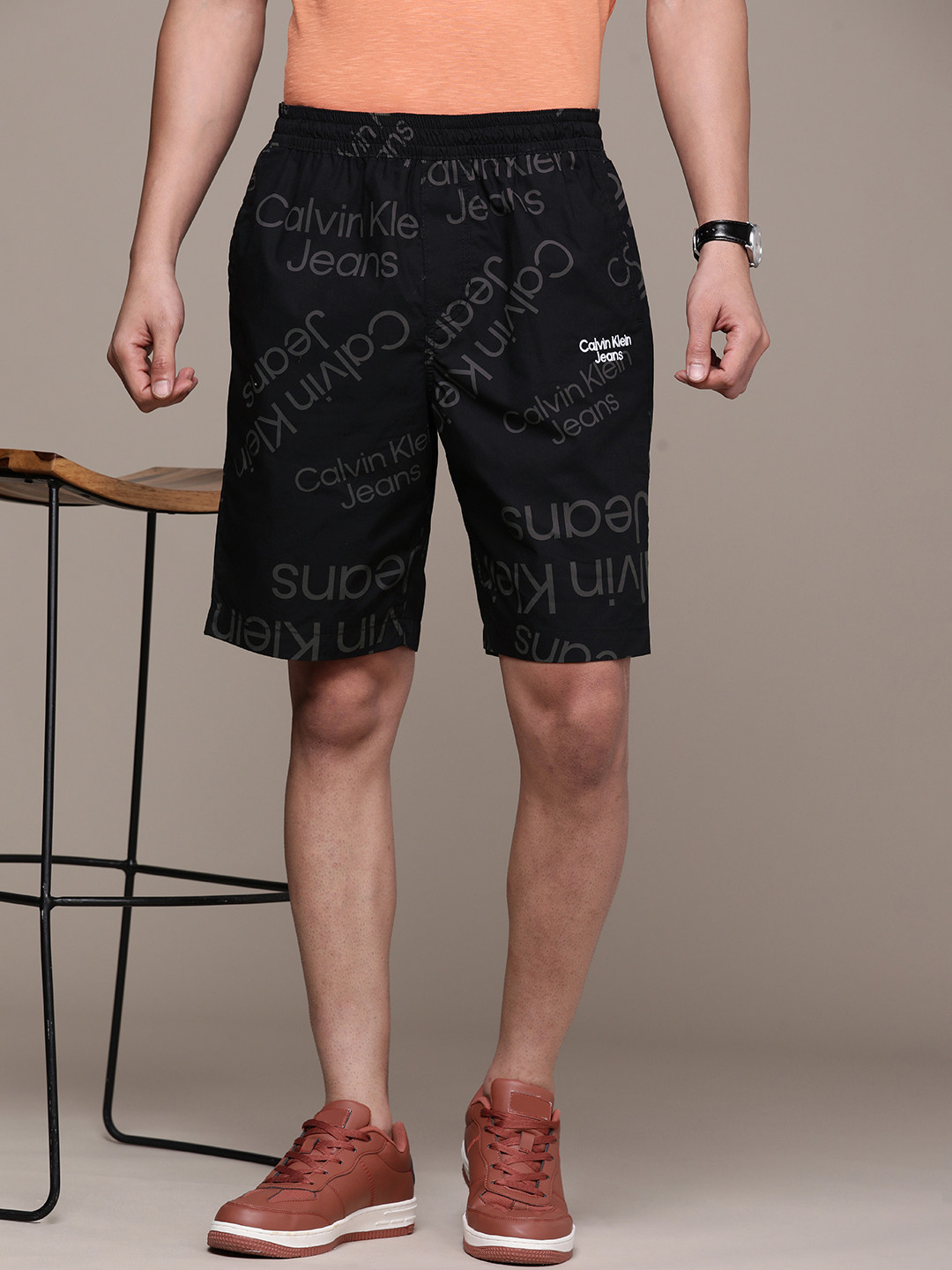 

Calvin Klein Jeans Men Black Brand Logo Printed Pure Cotton Shorts