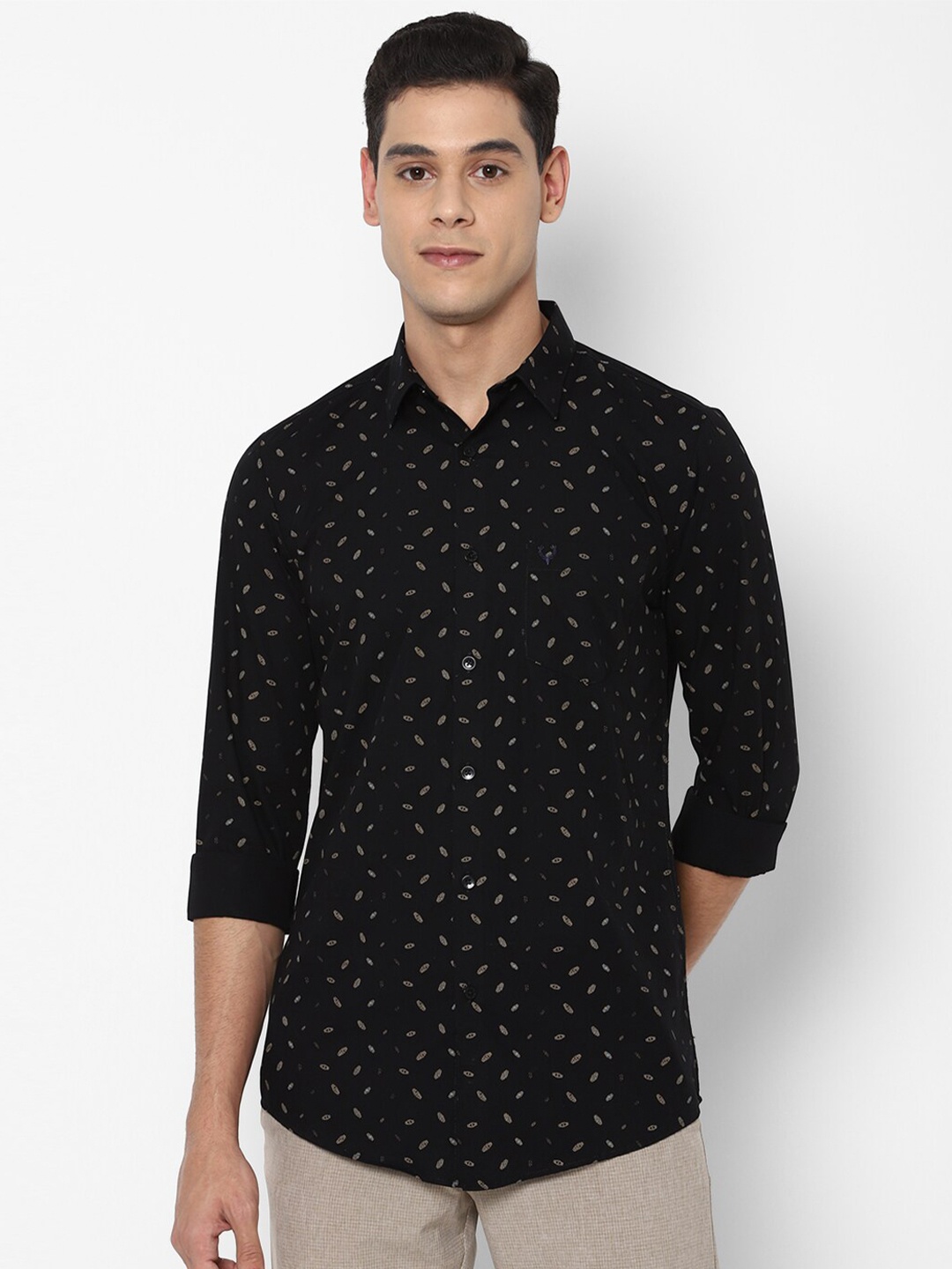 

Allen Solly Men Black Slim Fit Printed Casual Shirt