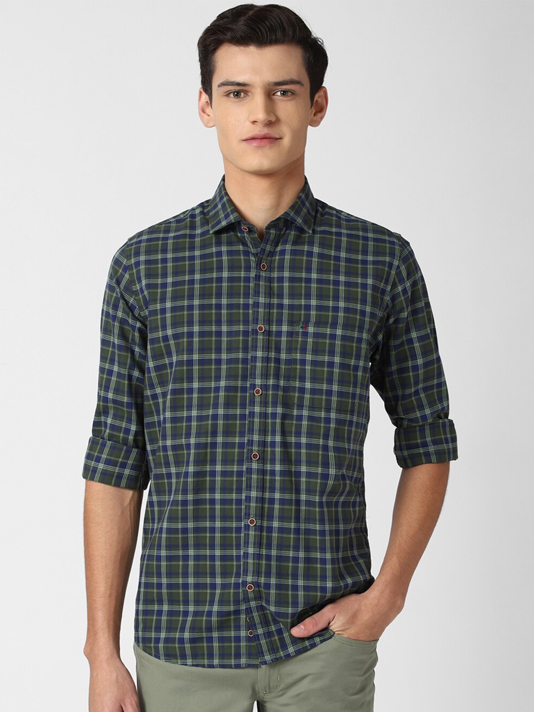 

Peter England Casuals Men Green Slim Fit Checked Pure Cotton Casual Shirt