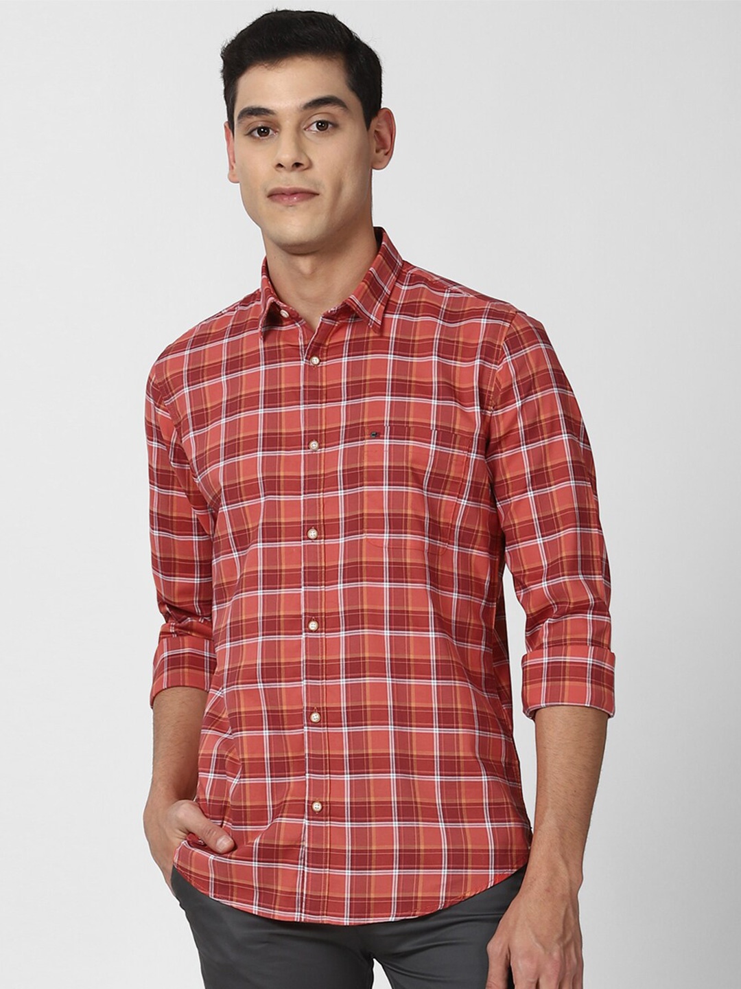 

Peter England Casuals Men Red Slim Fit Checked Casual Shirt