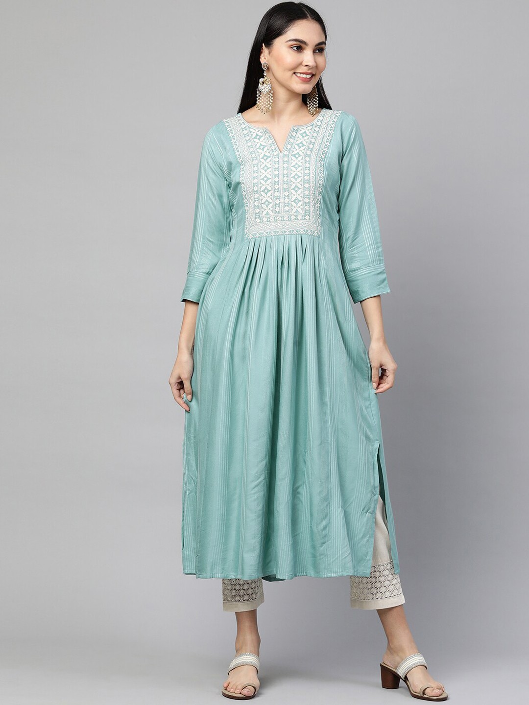 

FASHOR Women Blue & White Ethnic Motifs Yoke Design Straight Kurta
