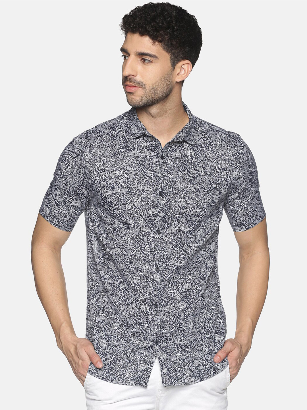 

SHOWOFF Men Navy Blue Slim Fit Printed Casual Shirt