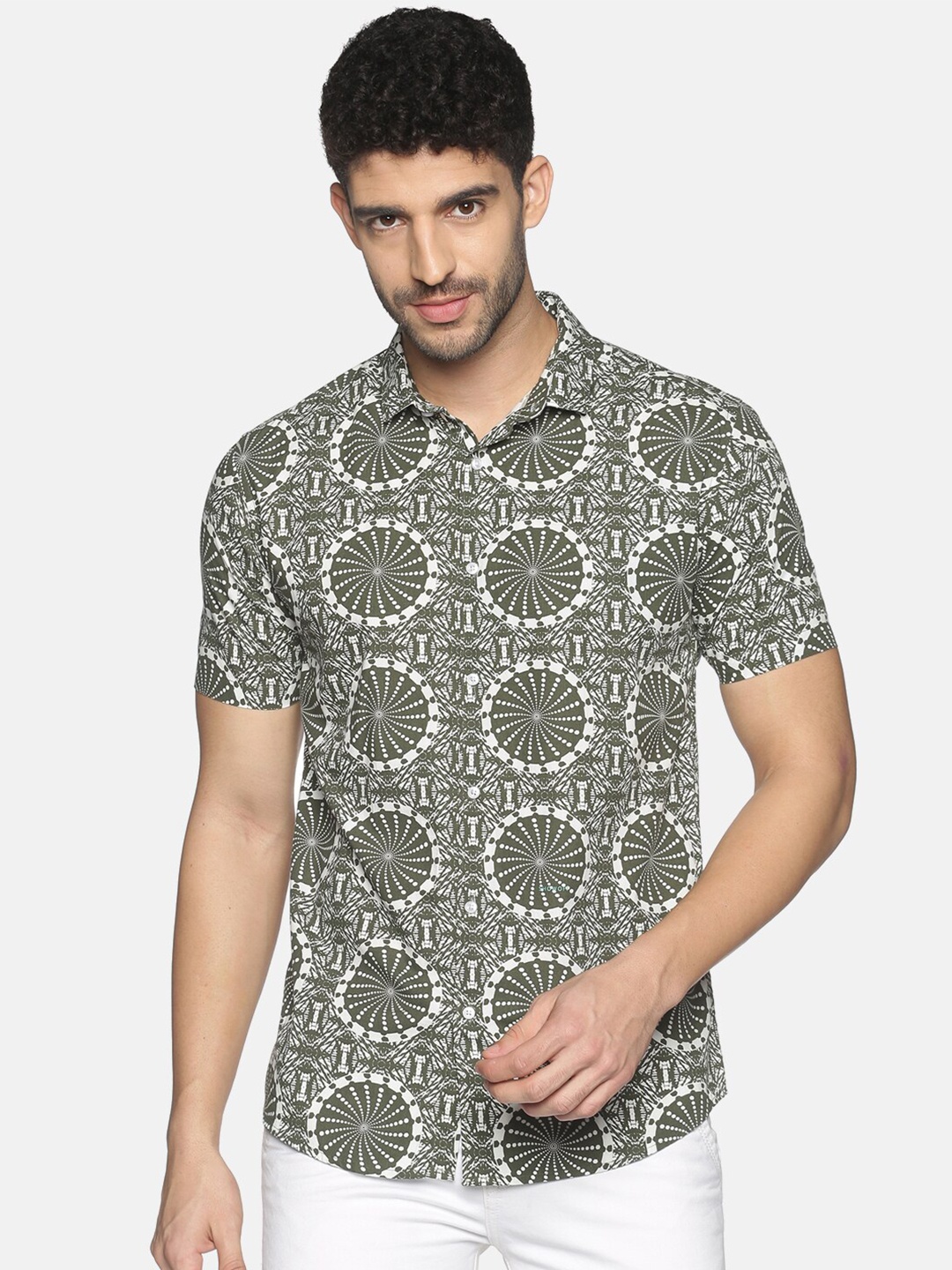 

SHOWOFF Men Cream-Coloured Slim Fit Printed Casual Shirt