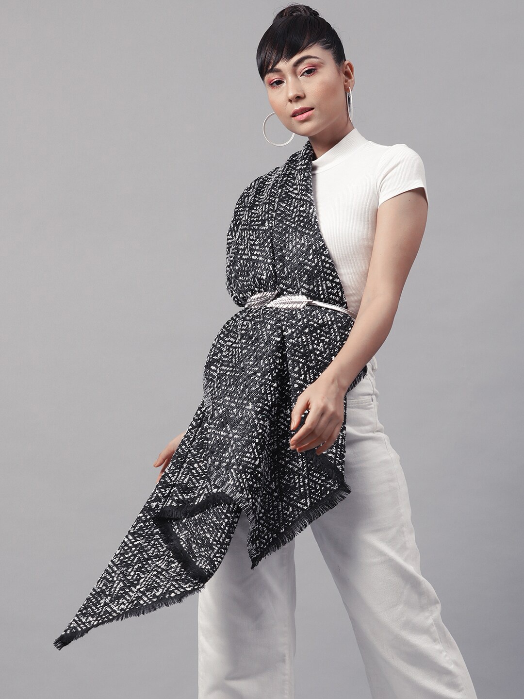 

STREET 9 Women Black & White Acrylic Stole