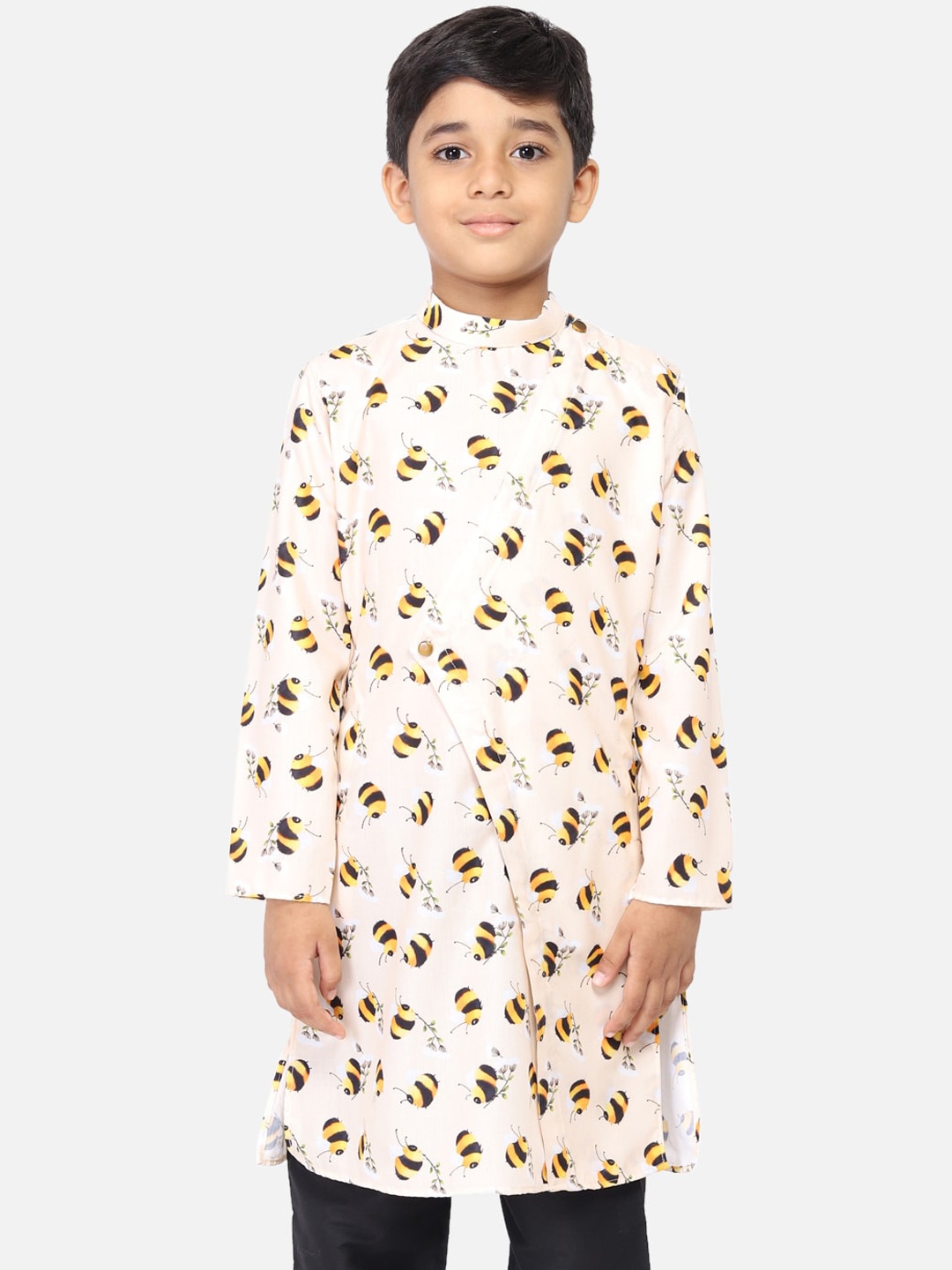 

TABARD Boys Beige Quirky Printed Kurta