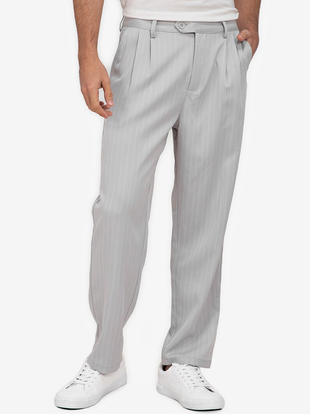 

ZALORA BASICS Men Grey Solid Classic Pleated Trousers