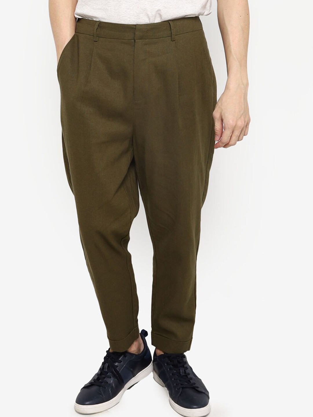 

ZALORA BASICS Men Green Classic Easy Wash Trousers