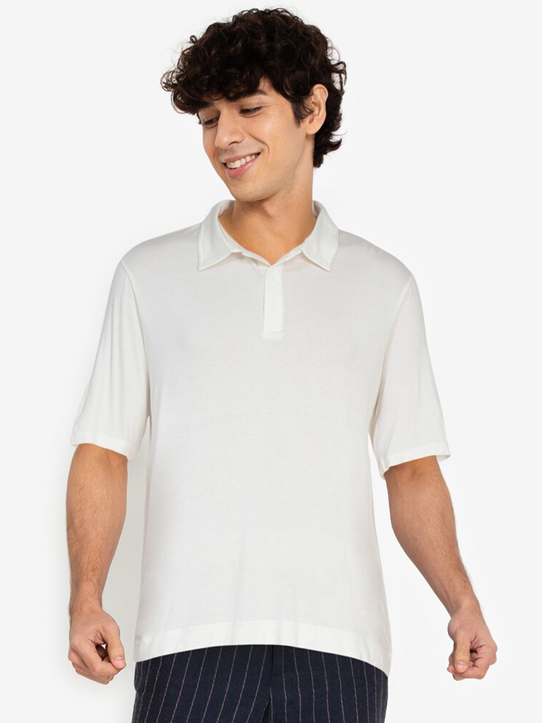

ZALORA BASICS Men White Polo Collar T-shirt
