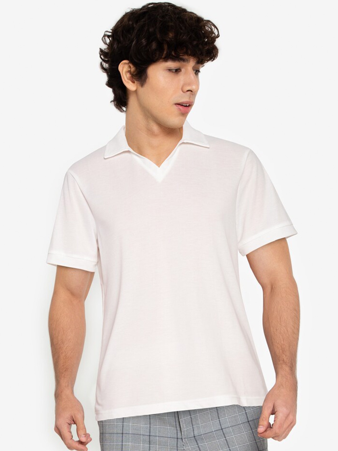 

ZALORA BASICS Men White V-Neck T-shirt