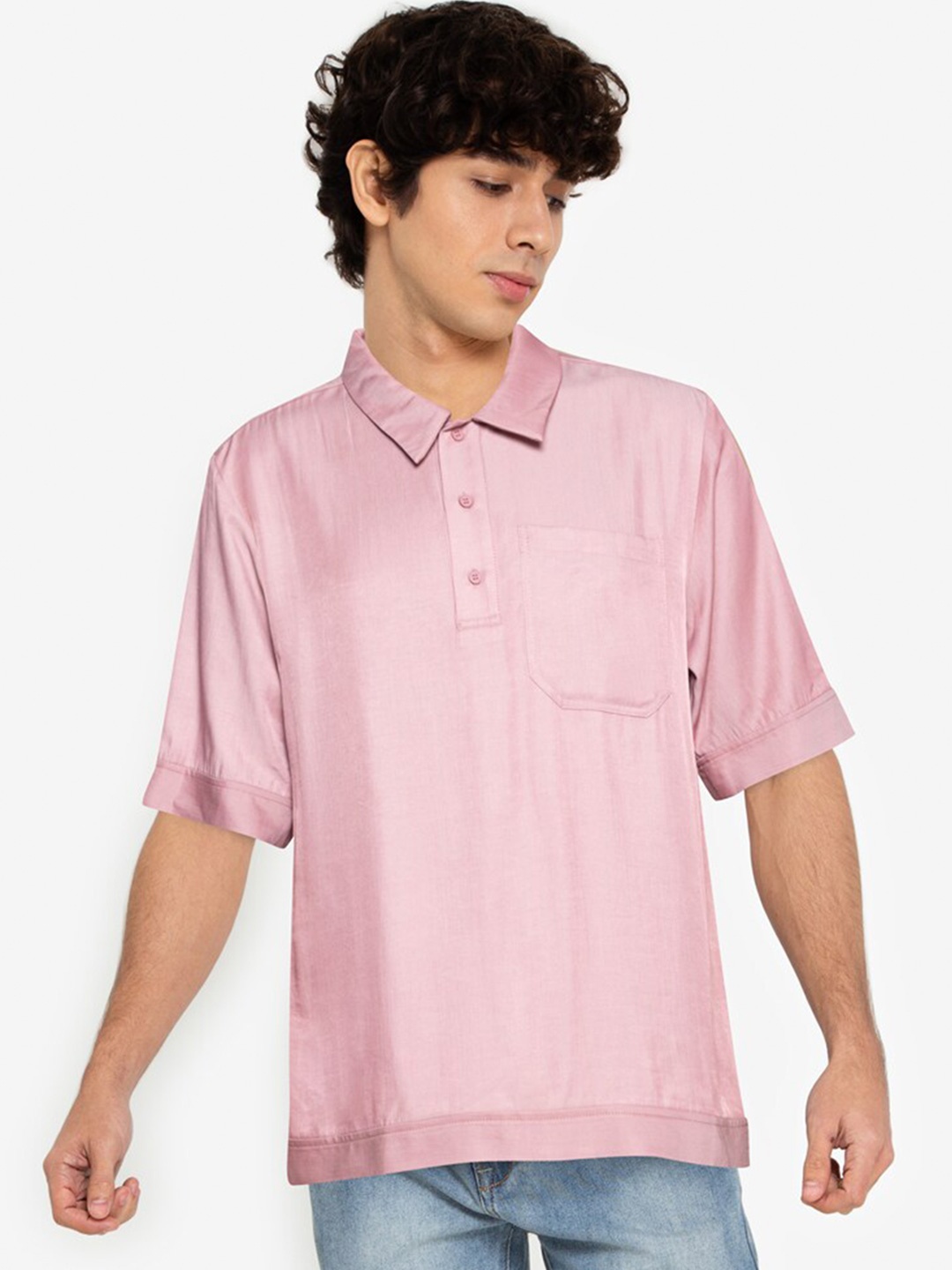 

ZALORA BASICS Men Pink Polo Collar T-shirt