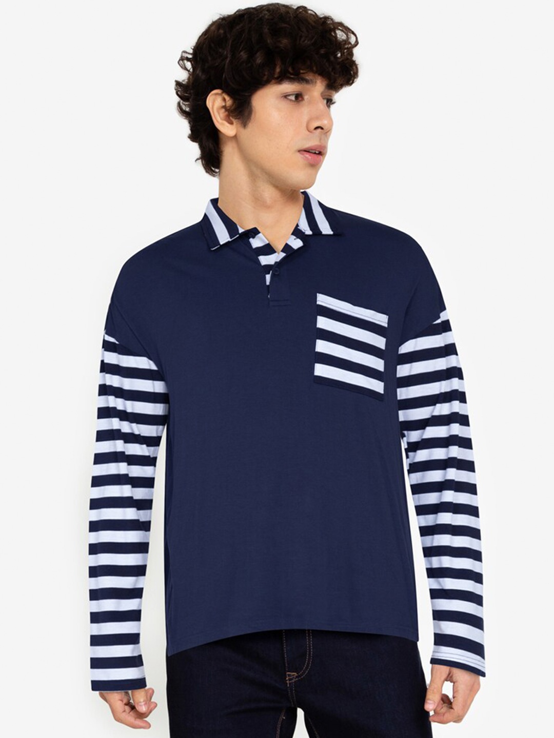 

ZALORA BASICS Men Navy Blue & White Striped Polo Collar T-shirt