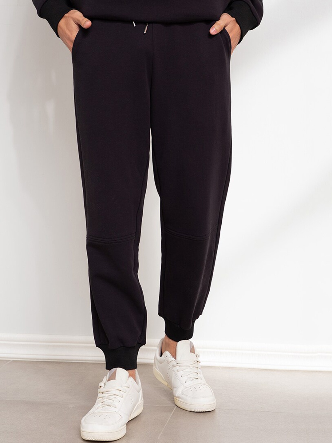 

ORIGIN BY ZALORA Men Cotton Black Solid Classic Joggers Trousers