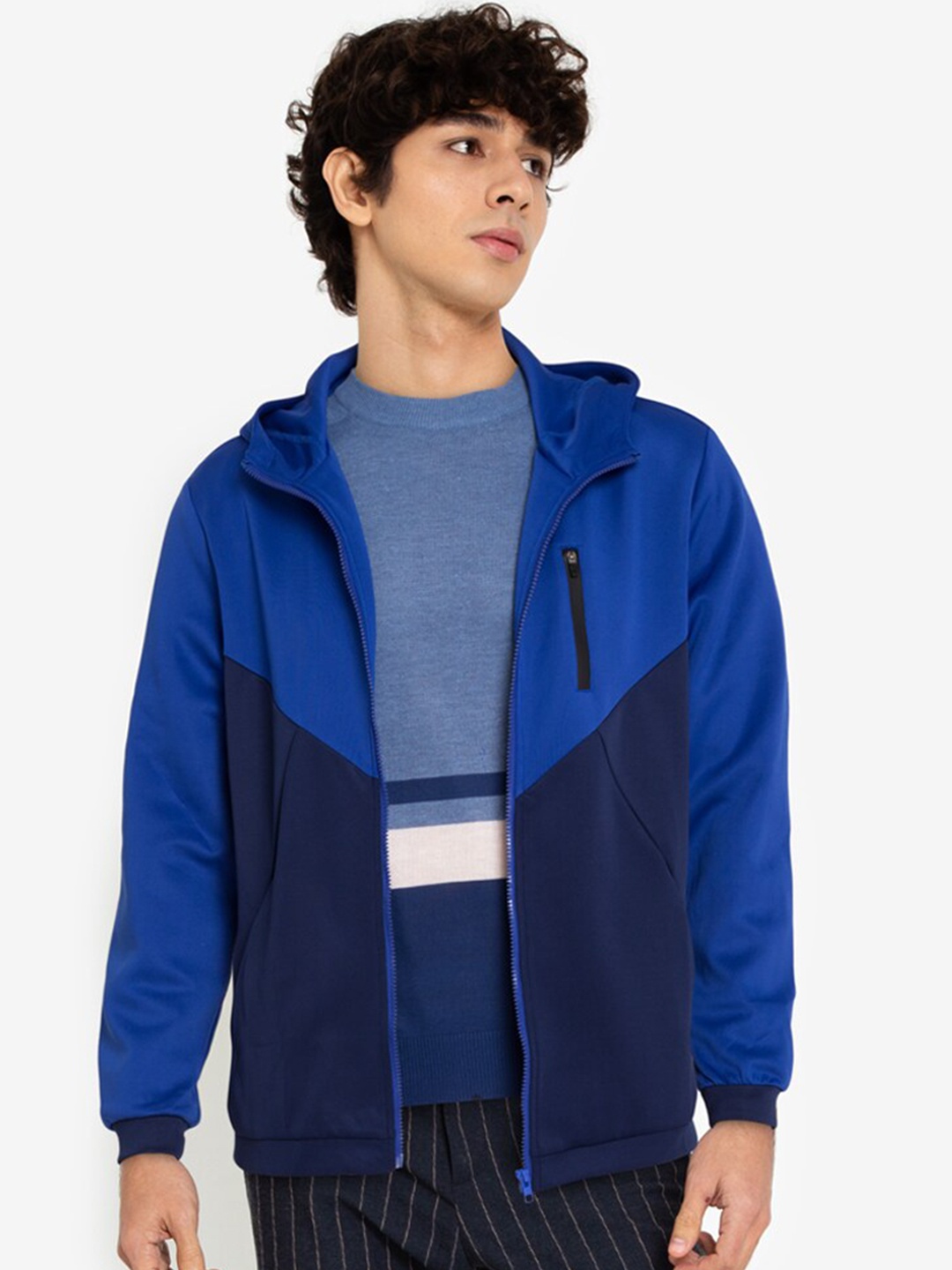 

ZALORA BASICS Men Blue Lightweight Sporty Jacket