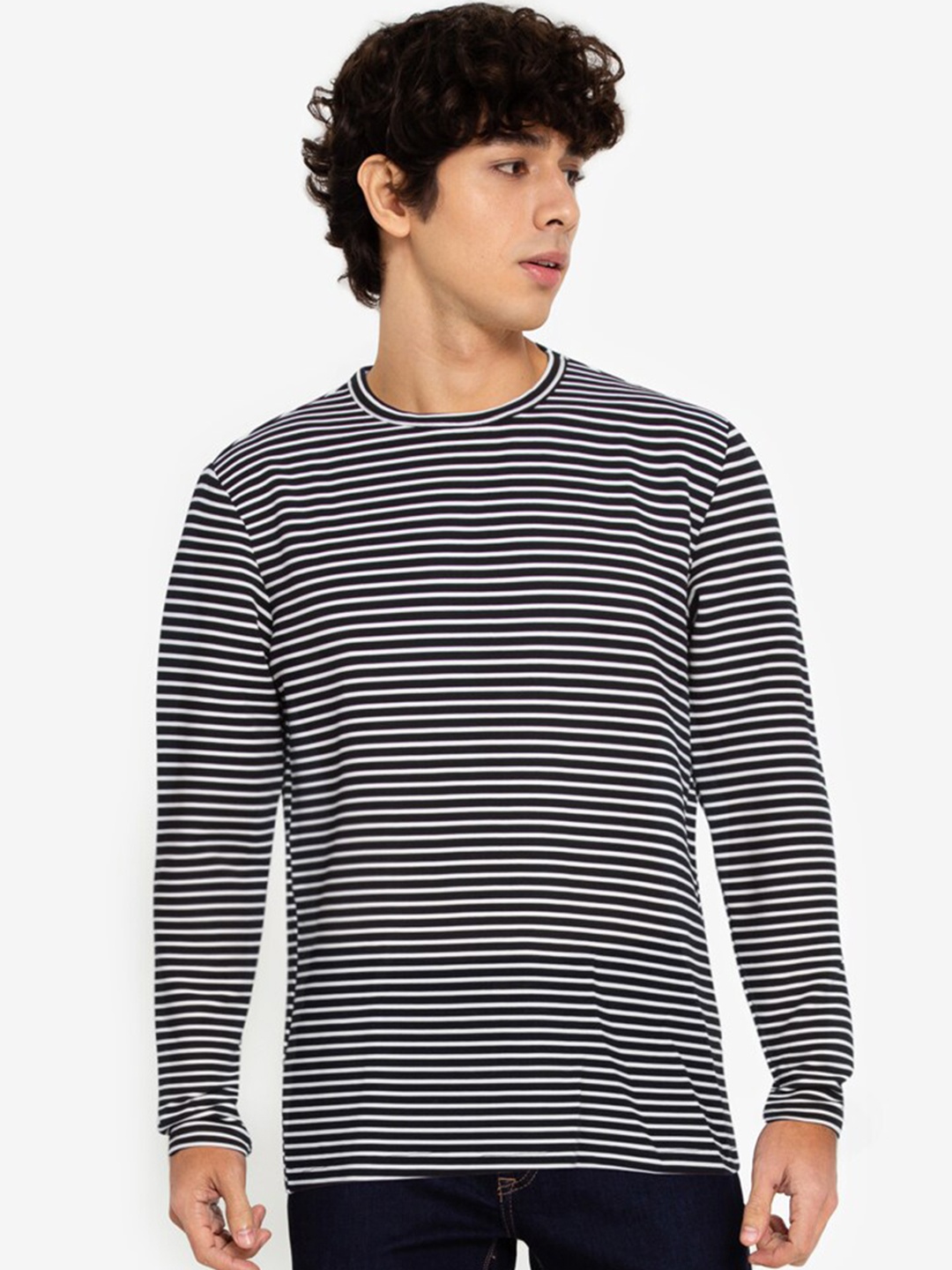 

ZALORA BASICS Men Black & White Horizontal Striped Sweatshirt