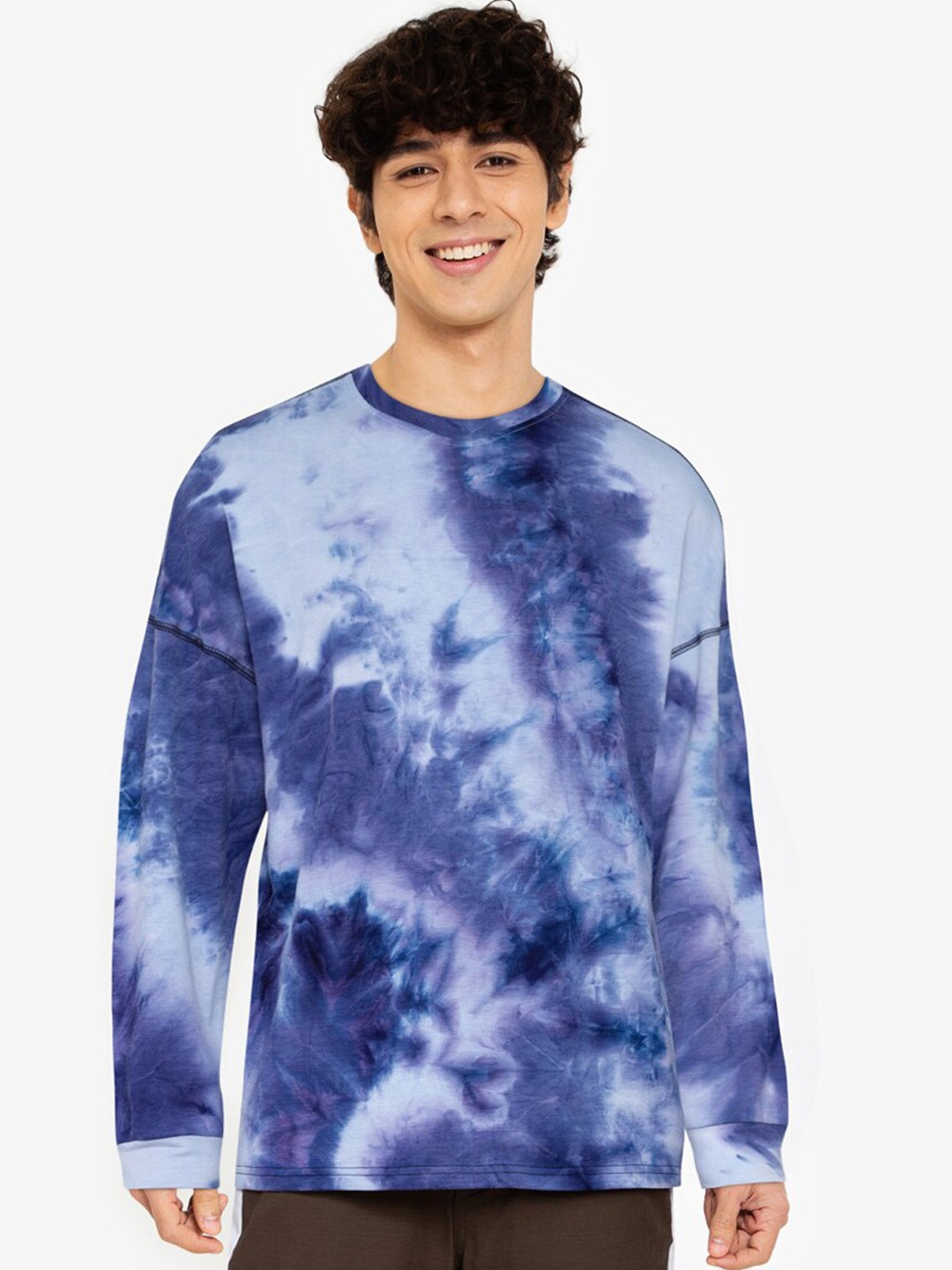 

ZALORA BASICS Men Blue Colour Contrasting Overlock Sweatshirt